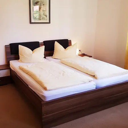 Hotel-cafe Am Rathaus 2*