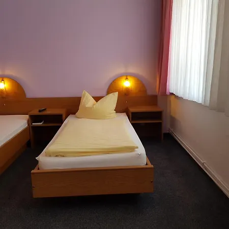 Hotel-cafe Am Rathaus מלון