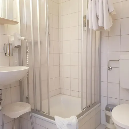 Hotel-cafe Am Rathaus מלון 2*