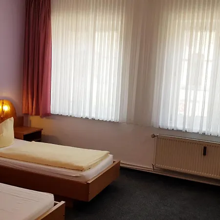 Hotel-cafe Am Rathaus מלון 2*