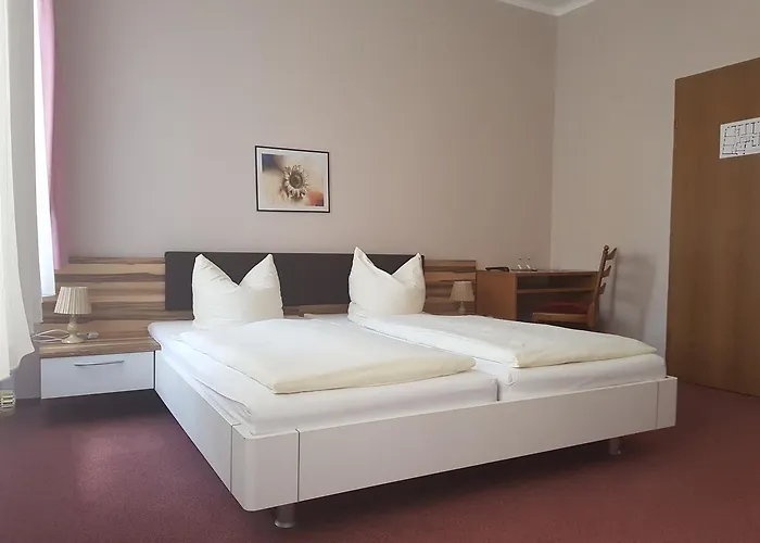 Hotel-cafe Am Rathaus 2*